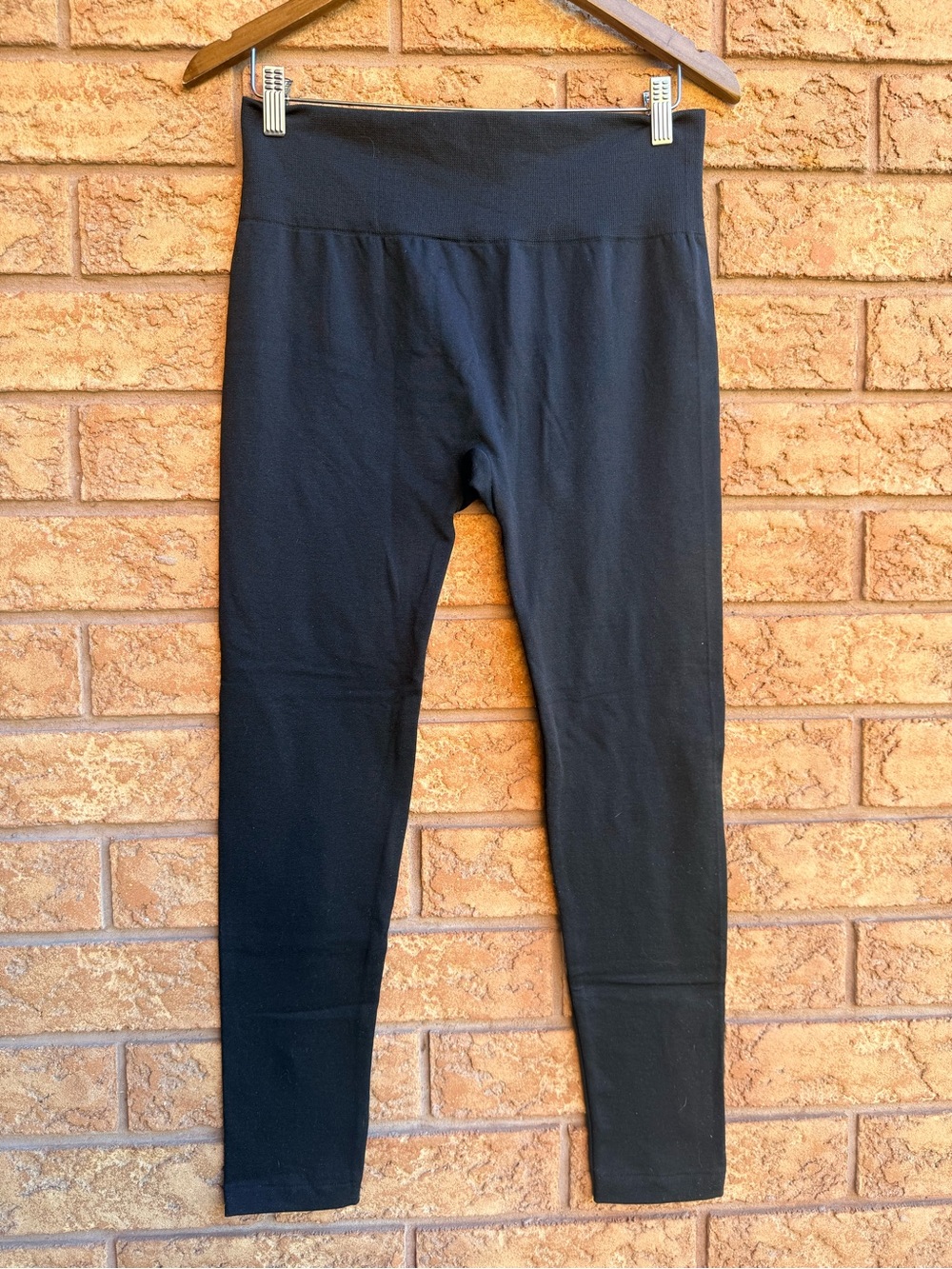 💫10/$25 • Lemon Black Fleece Lined Full Length Leggings